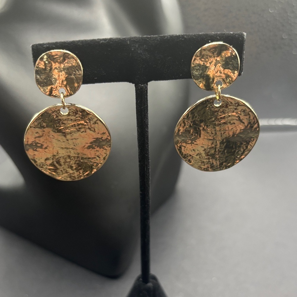 Elegant Clip Earrings Gold-Tone Dangle